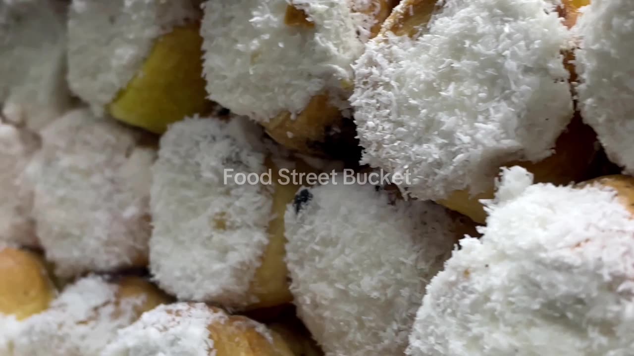 Green Tea with Cream Rolls