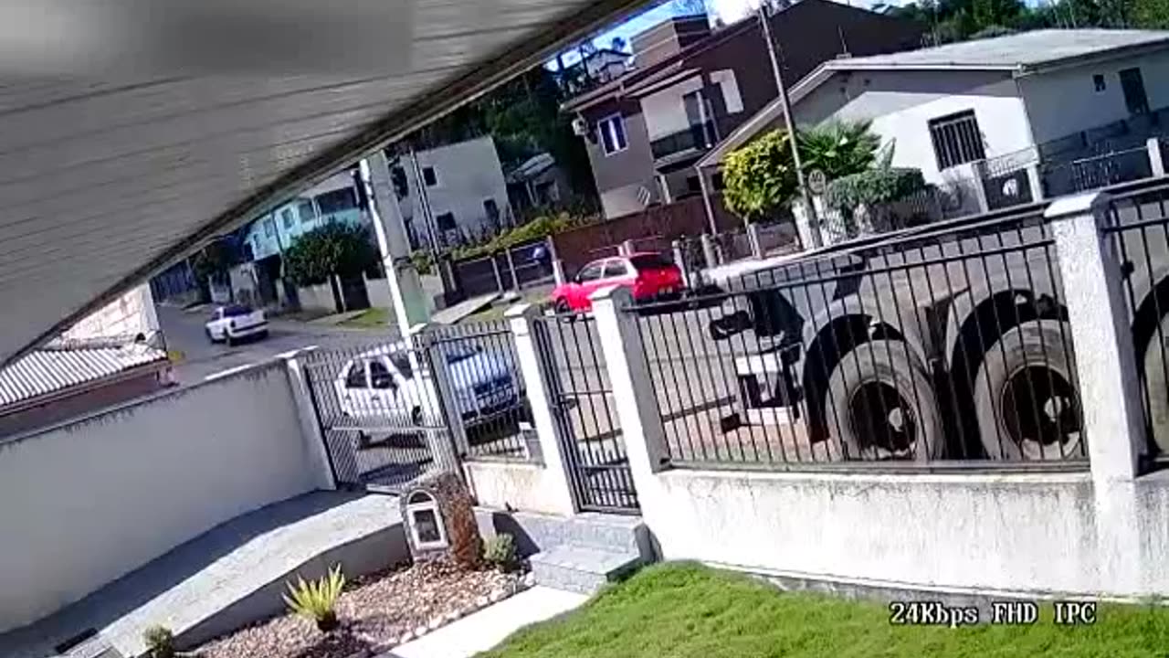 Gas pedal stuck Harvester tractor in Argentina