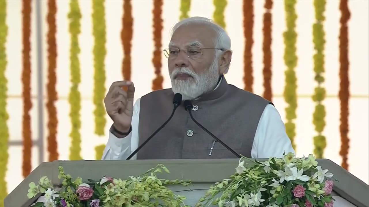 Surat is among the top 10 leading cities of World: PM Modi