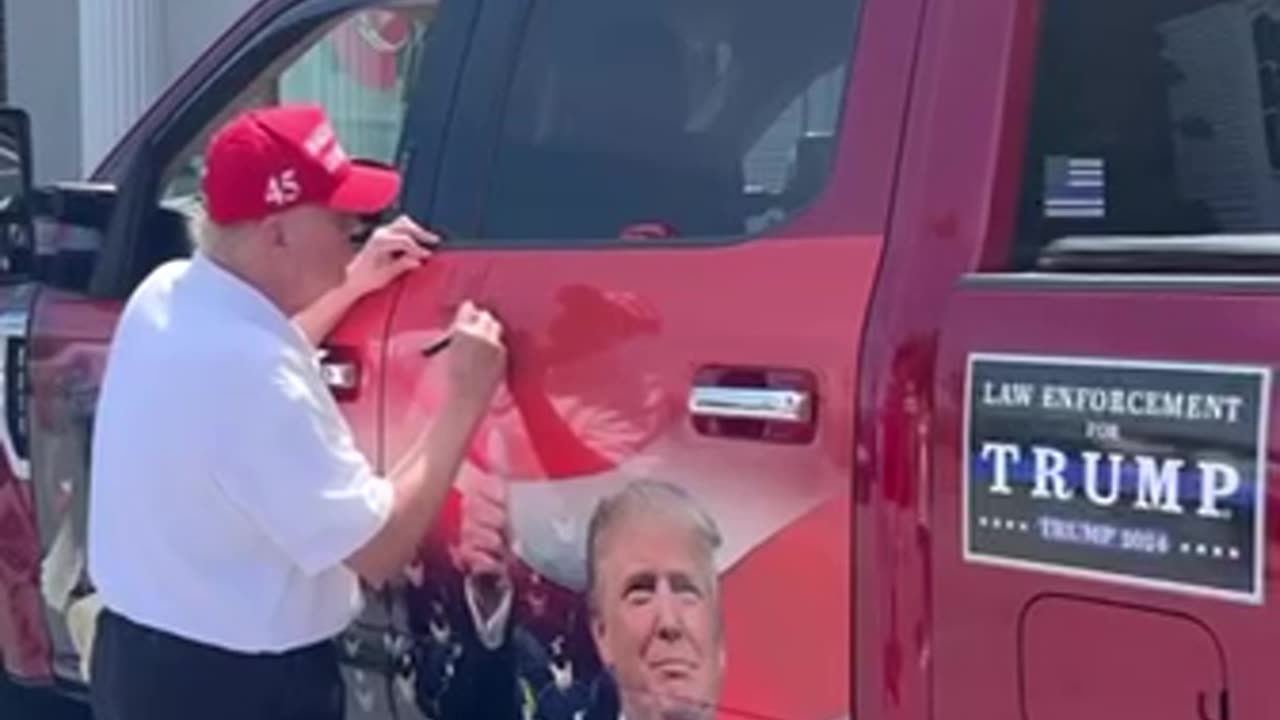 President Trump signs a Trump-MAGA-Truck [Short]