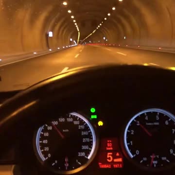 E92 M3 in a tunnel #car #cars #supercar #bmw #e92m3 #v8 #engine #amazing #sound #downshift #eargasm