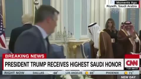 “THE PEOPLES PRESIDENT”四年前美國擁有歷史上最強大、安全的邊境與外交、貿易關係，當時世界沒有戰爭！美國逐步穩定、繁榮，那時是川普總統帶領的美國！正在崩潰邊緣的美國，需TRUMP 2024！