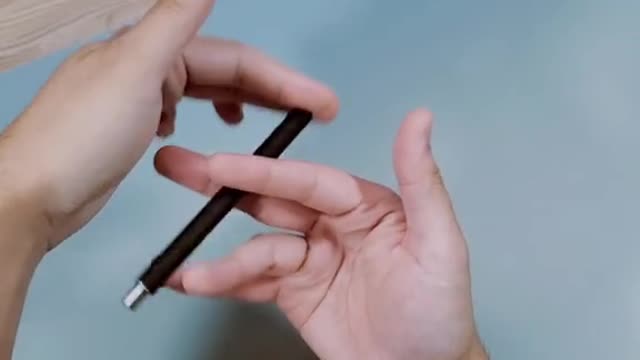 Learn the East Sonic pen spinning trick! 🗡