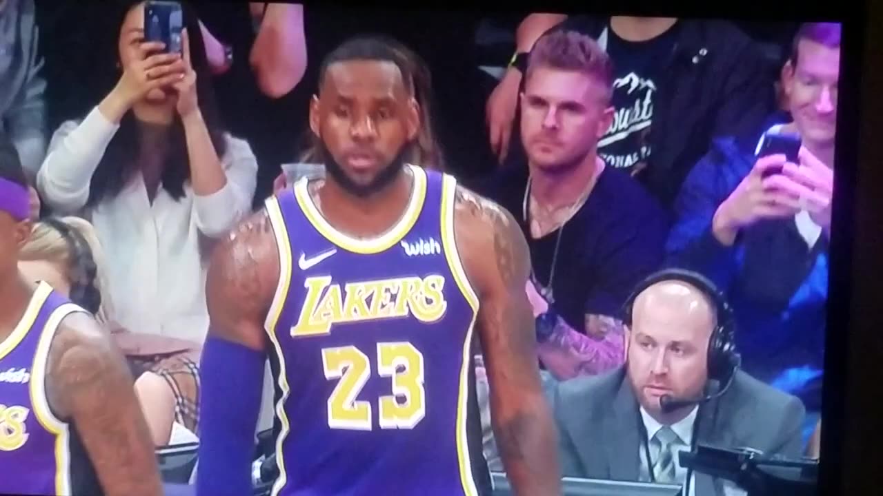LeBron passes Michael Jordan for 4th