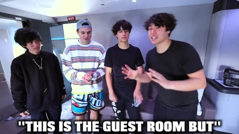 Compare between $1 vs $1,000,000 Plane Ticket