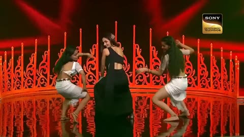 Malika Sheravat Hot Dance