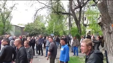 2014, Mariupol. Shooting during victory day celebration