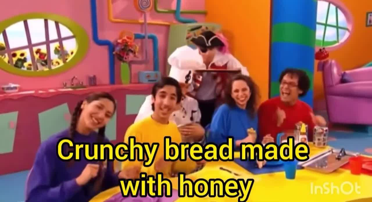 The Latin American Wiggles- Crunchy Munchy Honey Cakes (English Translation)