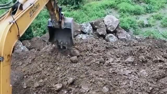 Which excavator is stronger?