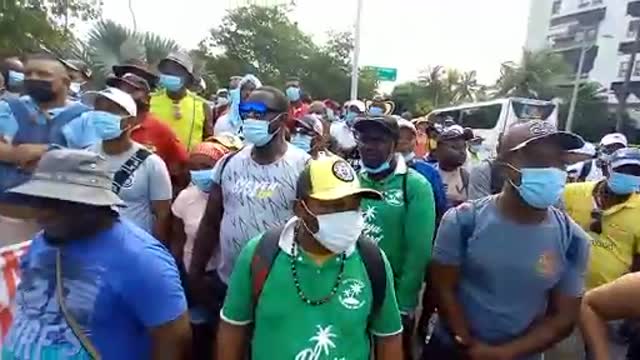 Servidores turísticos se toman Bocagrande