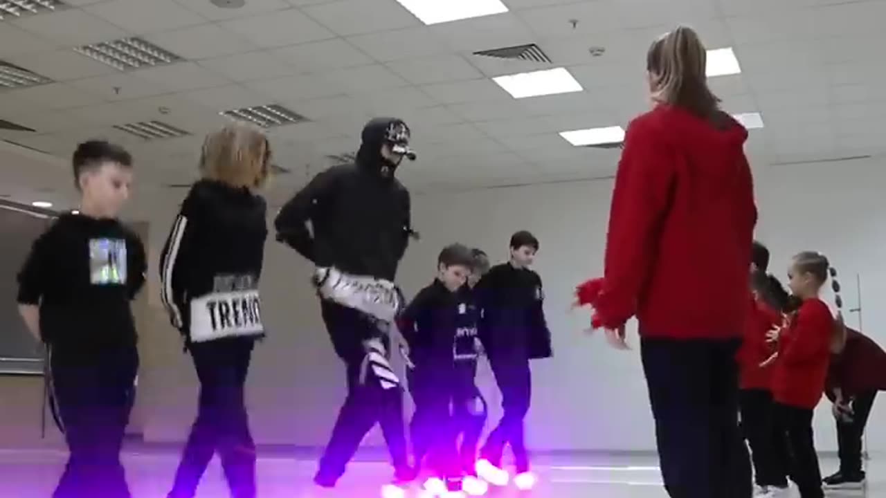 Шаффл Баттл 😎🔥 Red Team VS Black Team 😨💥 Neon Mode ⭐️