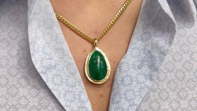 Huge 23 carat large Colombian emerald pear Cabochon masculine bezel pendant necklace 18K gold