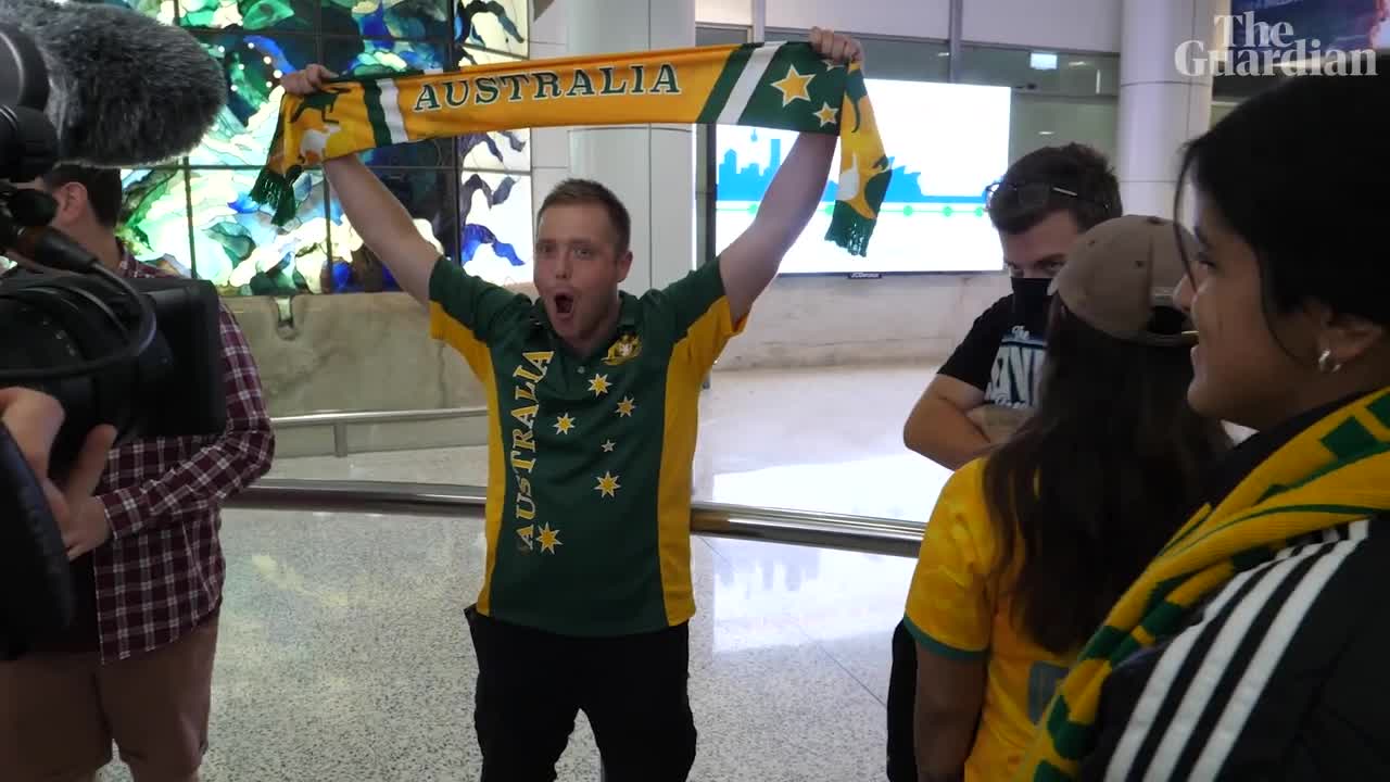 Socceroos thank fans for their support as they arrive home from World Cup