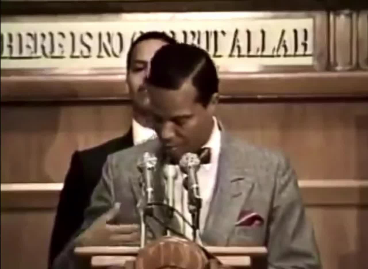 Obama’s buddy Farrakhan praises Hitler