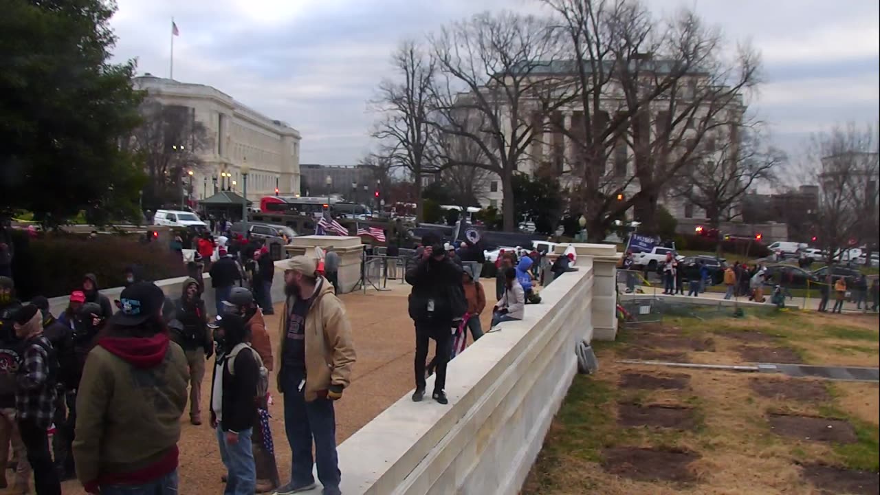 Camera0915USCG00UpperTerraceSE_2021-01-06_Starting_at_16h00min02s043ms.mp4