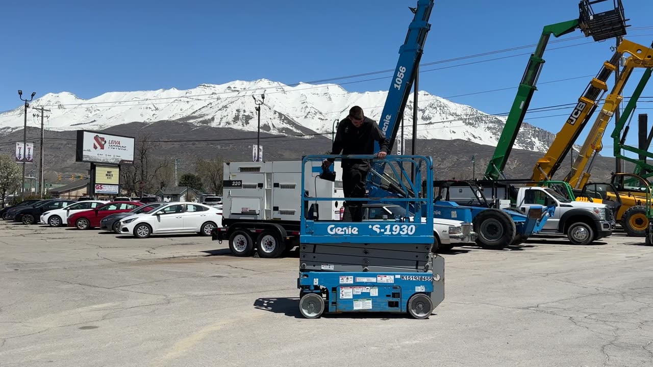 Scissor Lift 2015 Genie GS1930 Electric 19' Platform Extendable