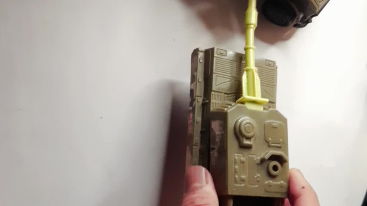 hello friends this is a cool tank toy