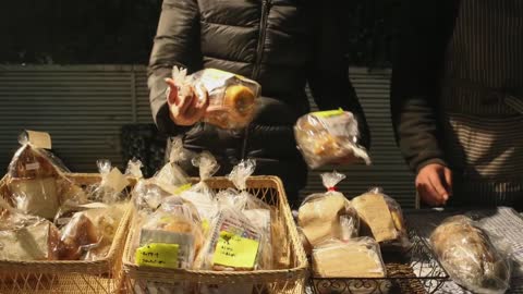 Nighttime bakery works to tackle social issues - The Japan News