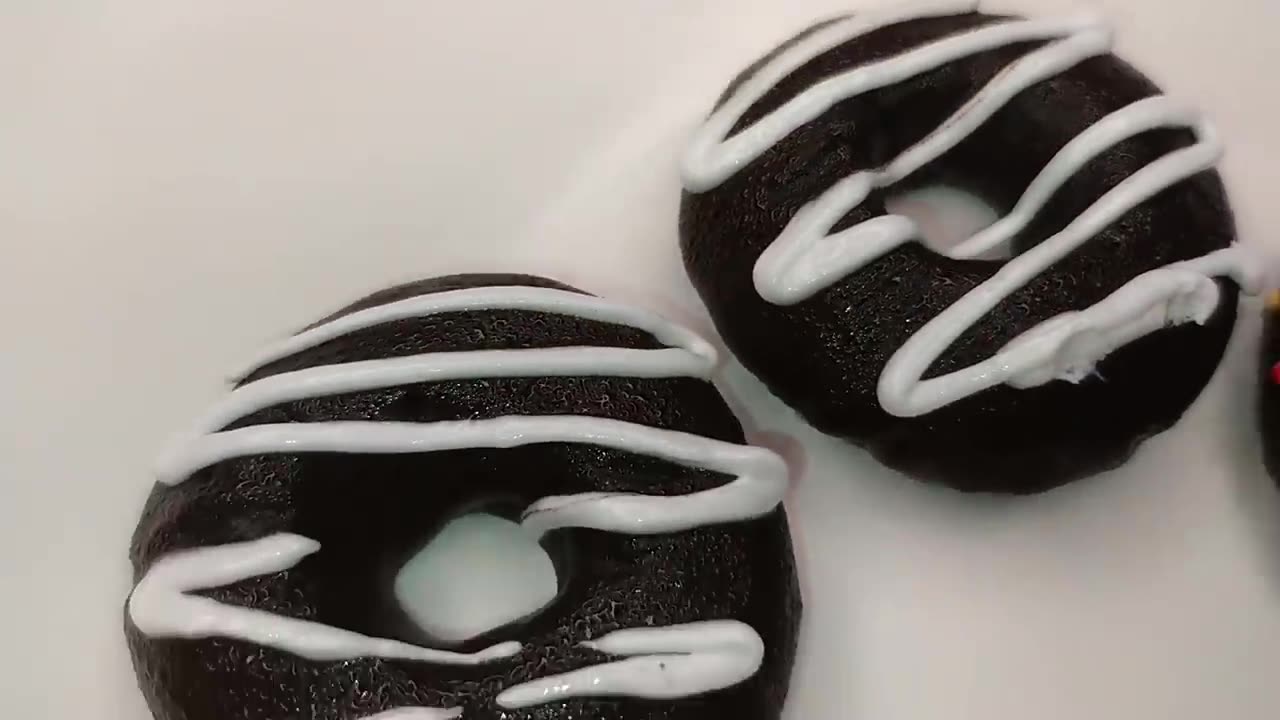 बिना गैस जलाये ओरेओ बिस्कुट से बनाये डबल चॉकलेटी डोनट | Soft Donut Recipe