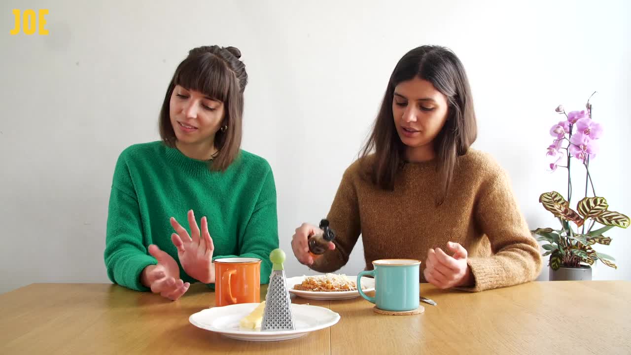 French person tries iconic British food for the first time