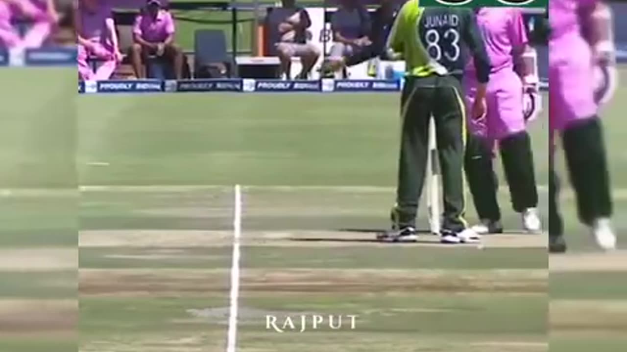 IF THIS IS ICC RULES SO WHAT IS THIS .LOVE PAKISTANI BOLLERS