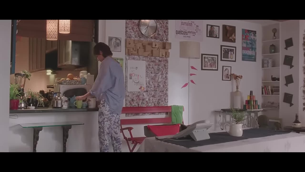 PK हाथ पकड़ के अगला-पिछले सब पड़ लेता है PK Best Comedy Video Amir Khan Comedy Scene PK Movie