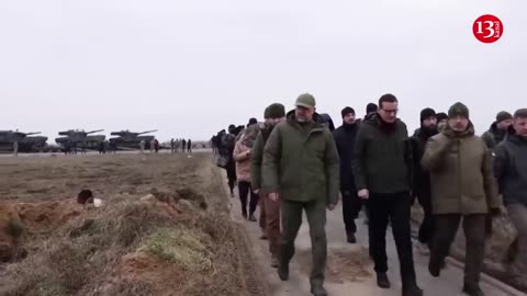 Ukraine's Defence Minister shows off a Leopard tank: "Where's the road to Moscow?"