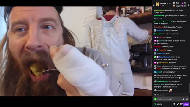 2022-12-09 (3bis.1) - Repas avec Marie - Twitch Decheterie (version avec chat)