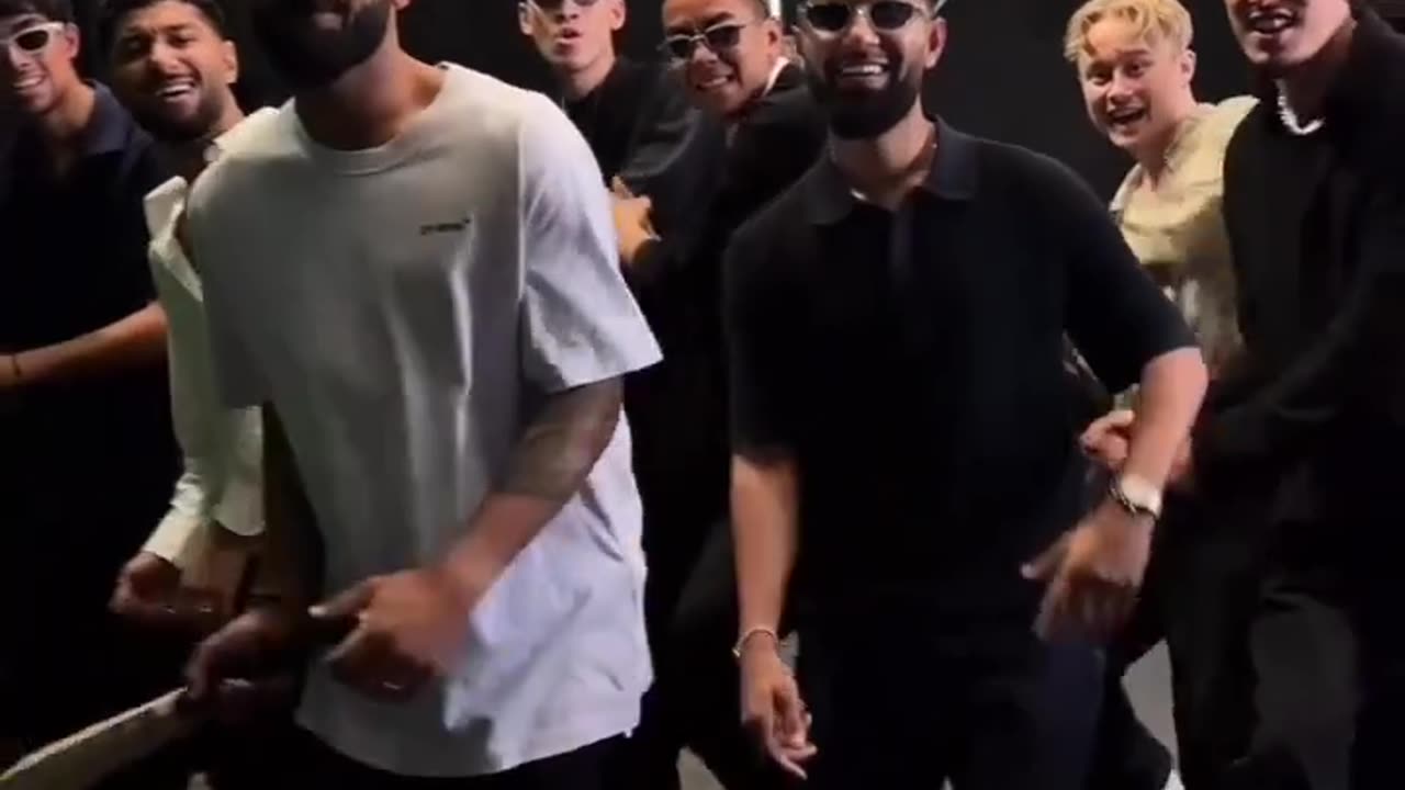 Virat Kohli dancing