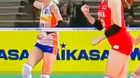 zehra_gunes_beautiful_girl_best_volleyball_player____zehar_gunes