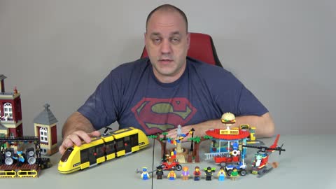 Unboxing Lego 60271 Main Square Set