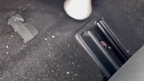 Dust cleaning inside the cab of automobile