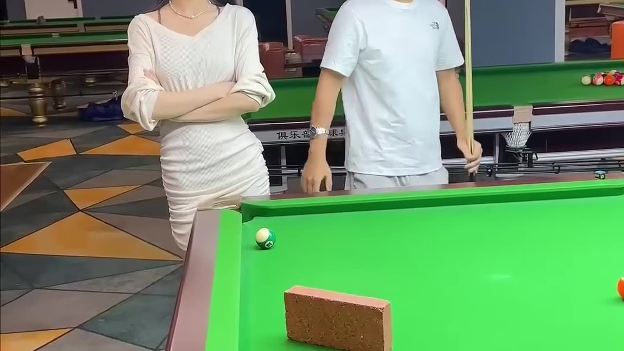 Video Billiards million views p297 🎱