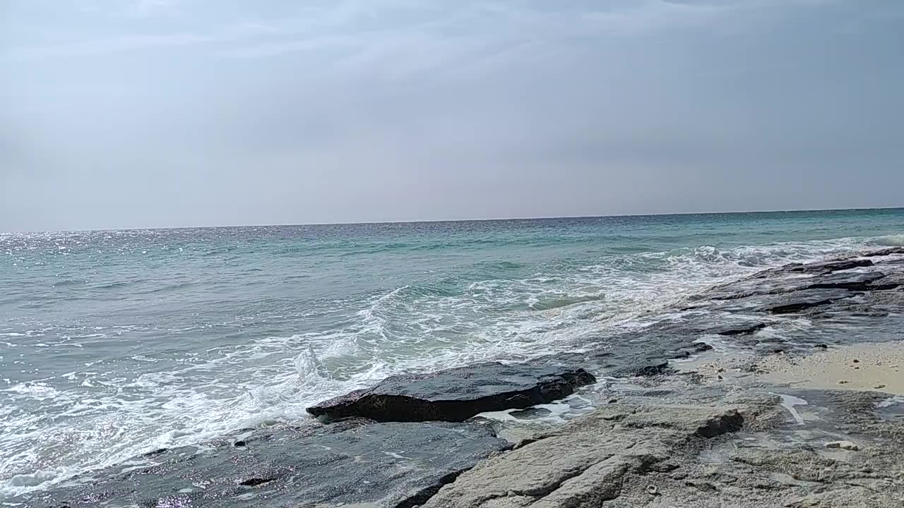 Wave dancing in a windy day