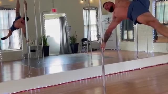 Who wants to take my #pole class! 😂#polefitness #poledancing #Fitness