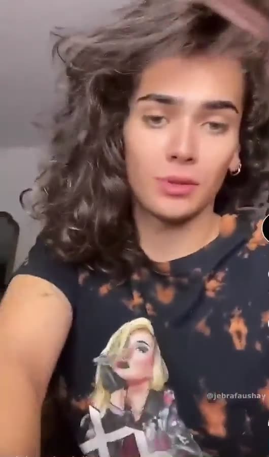 AI recognizes the differences between males and females.