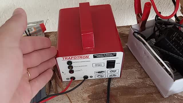 Carregador de bateria não carregando, mal contato
