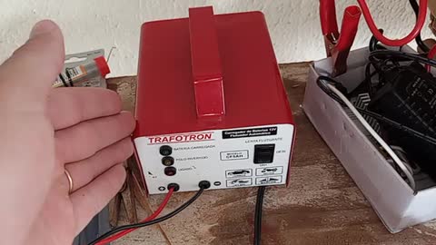 Carregador de bateria não carregando, mal contato