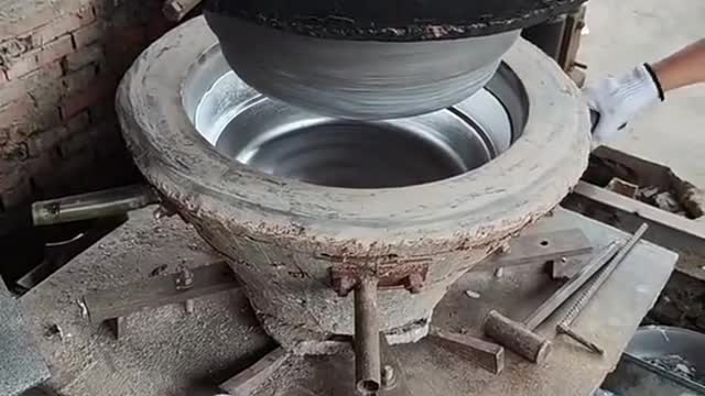Making a cooking pot