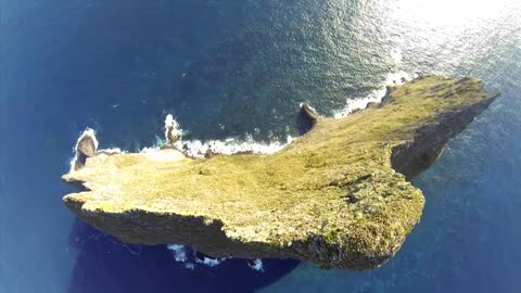 Jeb Corliss and Luigi Cani - Balls Pyramid