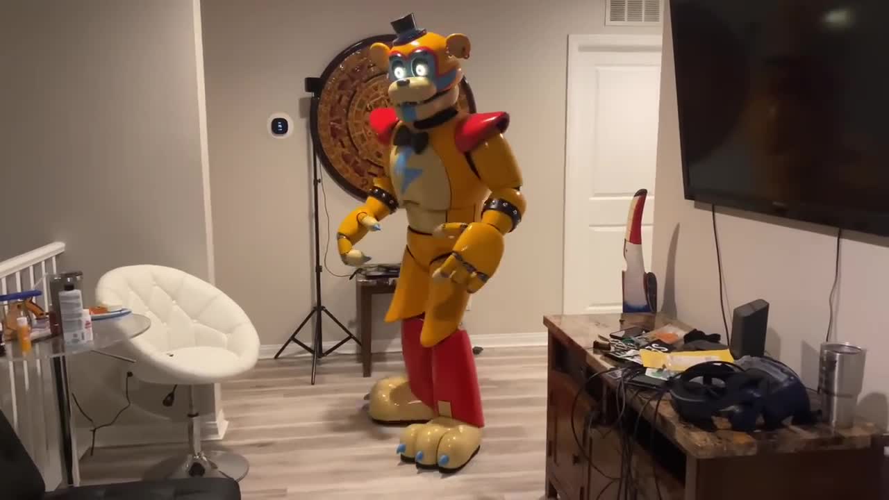 Animatronic Glamrock Freddy Cosplay Test Run