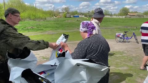 Russian Armed Forces Humanitarian Aid in Lugansk, 29 April 2022