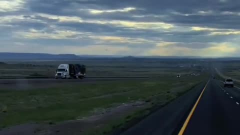 Wind and sun free and comfortable Trucker See the world from another Angle