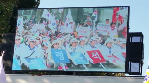 (NUSANTARA TV)변희재(2017.10.21.토.대학로)-손석희 JTBC 사장관련 ‘손석희의 저주’라는 간행물 저술중.