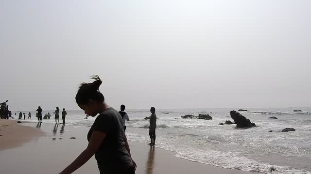 CUTE GIRL IN A BEACH