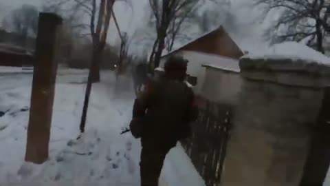 "🔴 Ukraine War - Video of Russian/DPR advancement in the city