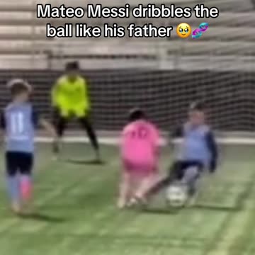 Mateo Messi is left footed 👀💫 he dribbles just like his father