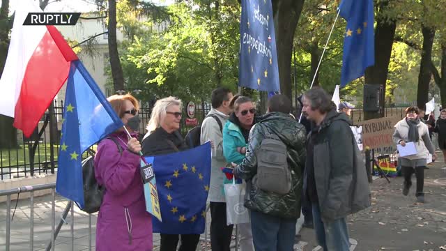 Poland: Protesters demonstrate after Polish highest court says EU laws are unconstitutional