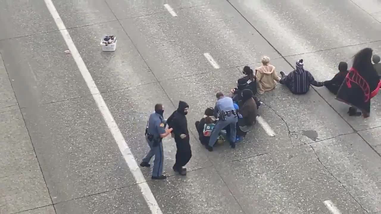 BLM block the freeway in Seattle