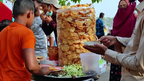 Indian food Bhel Puri amazing working..